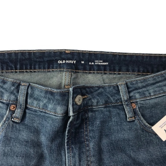 Old Navy High-Waisted O.G. Straight Ripped Jean Shorts Plus Size 18 - Picture 2 of 4